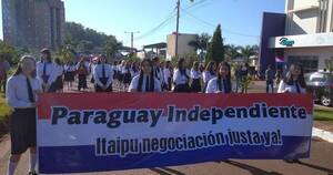 La Nación / Santa Rita: en desfile estudiantil pidieron urgente negociación justa sobre Itaipú