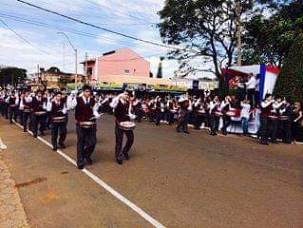 Desfile estudiantil ya tiene nueva fecha - Radio Imperio