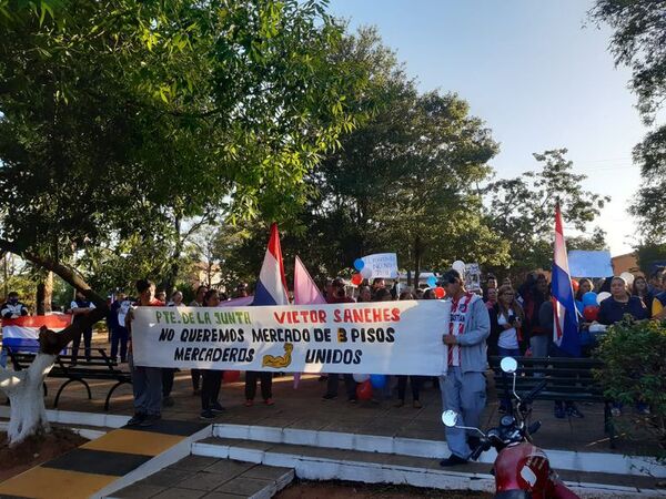 Permisionarios del mercado de Itauguá preocupados por eventual construcción de edificio al que consideran “chuchi” - Nacionales - ABC Color