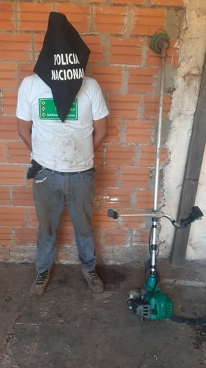 Trató de vender una desmalezadora robada a la víctima y fue aprehendido