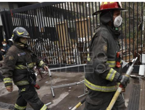 Violencia en Chile: queman dos buses en Santiago - SNT