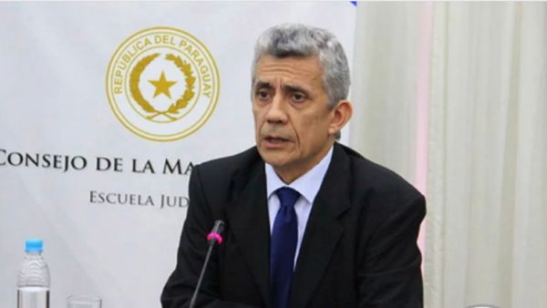 Camacho: Tenemos una democracia de partidos "acá y en todo el mundo"