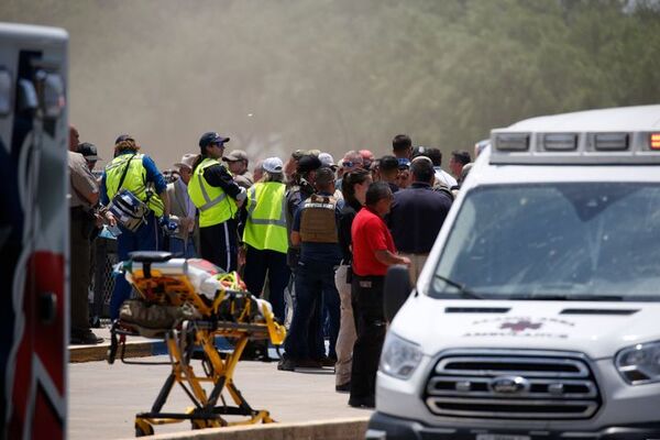 Tiroteo en EEUU: al menos 14 niños y un maestro mueren en un ataque en una escuela primaria de Texas - El Trueno