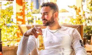 Crónica / Renato Prono mostró qué hace para que no le pese mucho la "extrañación"