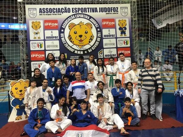 Judocas obtienen varias medallas en el Brasil - Polideportivo - ABC Color