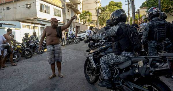 La Nación / Unos 12 muertos en operativo en favela