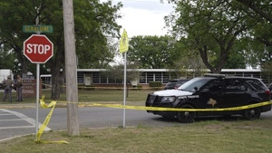 Se eleva a 21 la cifra de muertos por la masacre en una escuela de Texas | 1000 Noticias