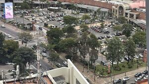 Sustazo en shopping de Asunción tras amenaza de bomba