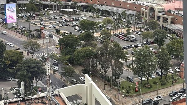 Sustazo en shopping de Asunción tras amenaza de bomba