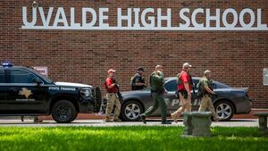 Autor de la masacre de la escuela de Texas se atrincheró con todas las víctimas antes de matarlas - El Independiente