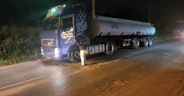 La Nación / Incautan camión con 15 kilos de cocaína en Villa Elisa