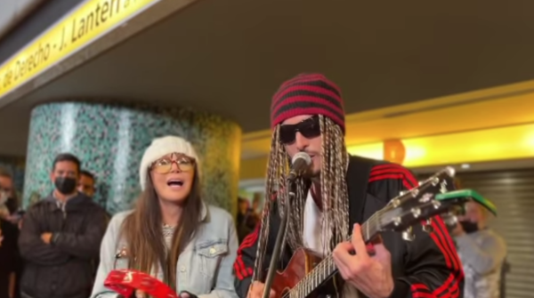 Sebastián Yatra sorprende a sus fans de Argentina con show…¡en el metro! - C9N