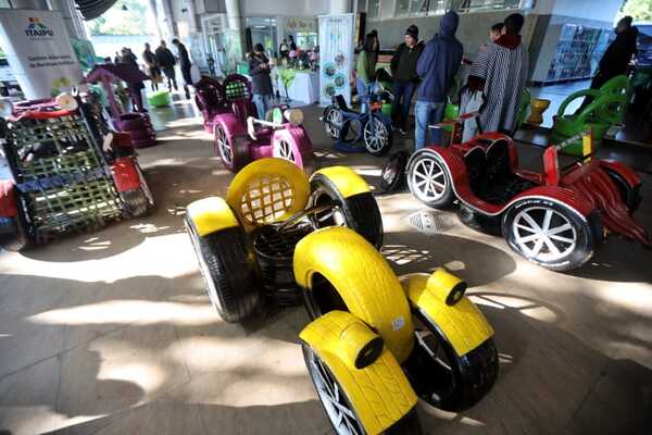 Itaipú promociona a artesanos emprendedores MPL en la reutilización de cubiertas