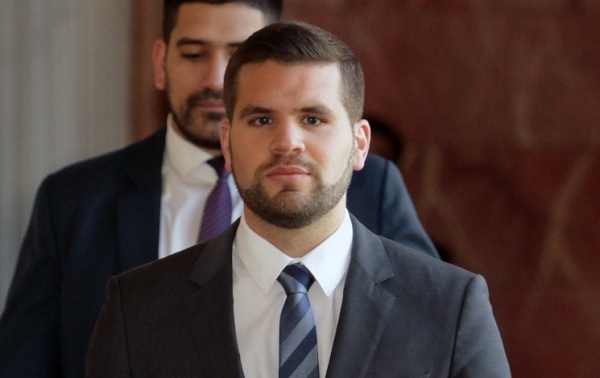 “Impasse” con Hacienda motivó renuncia de Morales, según Huttemann