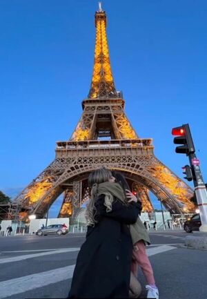 Marilina Bogado y Will Fretes se pasean por París con su hija Melody - Gente - ABC Color