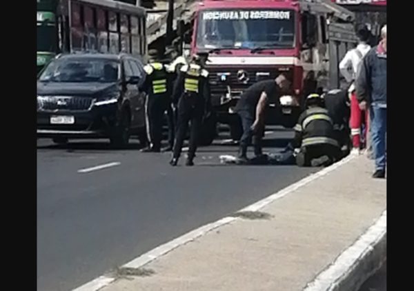 Diario HOY | Estudiante muere arrollado al intentar cruzar la avenida Eusebio Ayala
