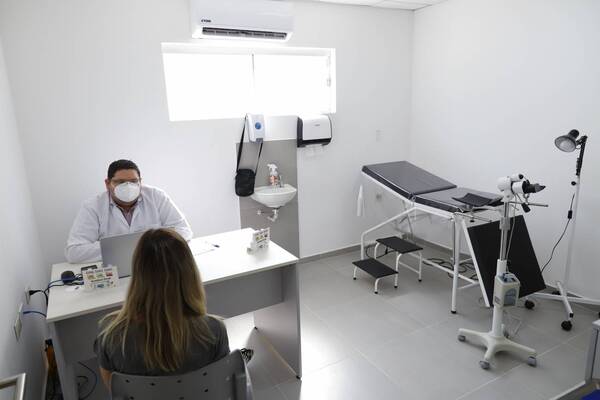 Crónica / RapiDoc y Reyva firman alianza purete para sus beneficiarios