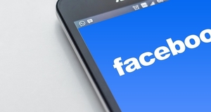 Facebook le recomendó como amigo al asesino de su hijo