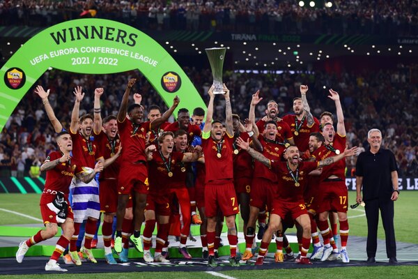 Roma gana la primera Conference League y Mourinho agiganta su leyenda