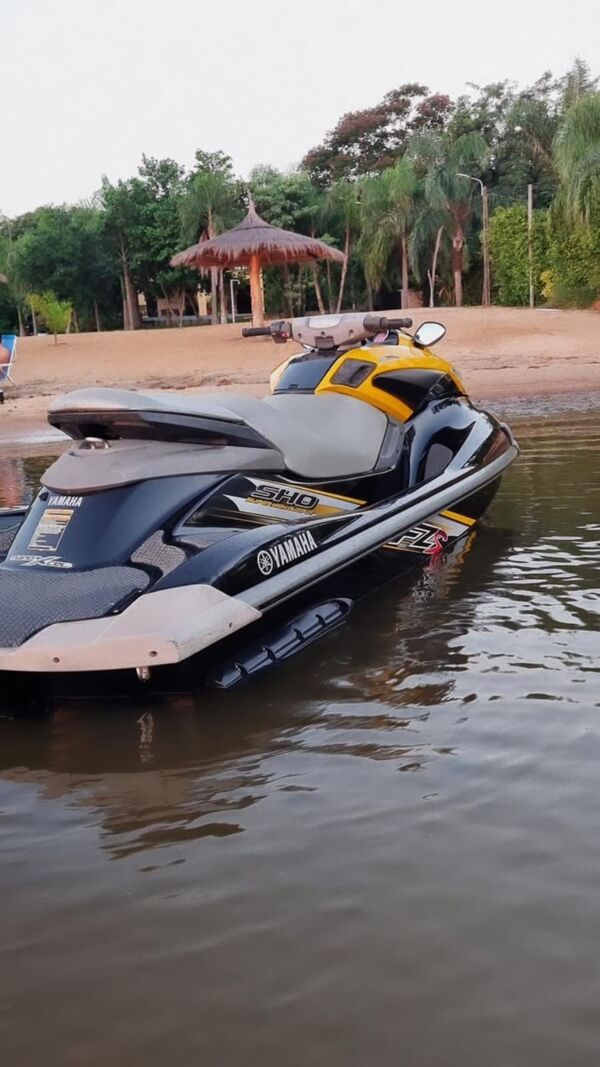 Ofrecen recompensa por moto de agua hurtada en el B San Isidro