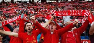 La llegada masiva de hinchas del Liverpool inquieta en París