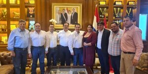 Crece la fuga en el oficialismo: Presidente de la Junta Municipal de Ñemby se suma a Honor Colorado - ADN Digital
