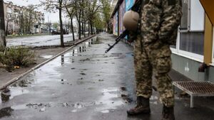 Rusia redobla ataques en el este de Ucrania - La Clave