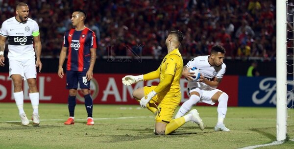 Olimpia ganó, Cerro defendió y prefirió sufrir hasta el final