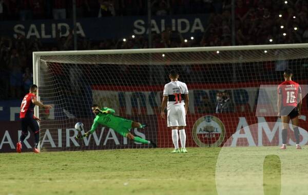 Crónica / Gracias a Olveira, la Franja jugará la "Sudaca"