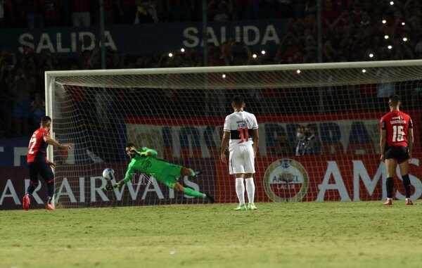 La gran tapada de Olveira que metió a Olimpia en Copa Sudamericana