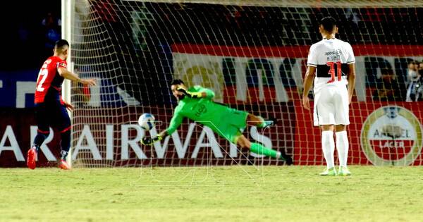 La Nación / Olimpia ganó, Cerro avanzó