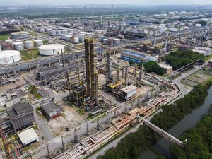 Petrobras firma el contrato de venta de una de sus refinerías por 34 millones de dólares - MarketData