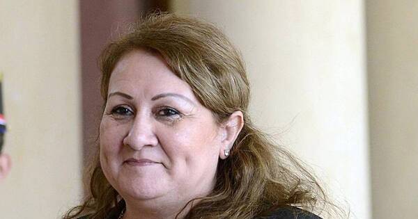 La Nación / Empresaria Ruser se suma a HC y va por una curul en el Senado