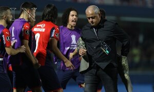 Versus / Arce conforme con la clasificación, pero apunta a "trabajar y mejorar" para los octavos - PARAGUAYPE.COM