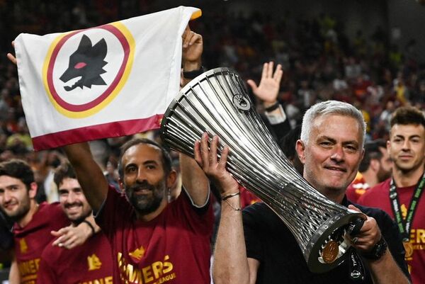 Roma gana primera edición de la Liga Conferencia - Fútbol - ABC Color