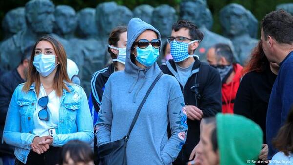 Diario HOY | Casos globales de covid bajan un 3 % y las muertes un 11 % en una semana
