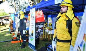 Entregan equipos para combatir incendios forestales, a Bomberos de Alto Paraná – Diario TNPRESS