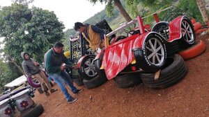 Emprendedores promocionan artesanía con materiales reciclados - La Clave