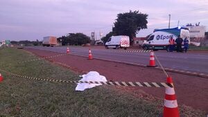 Conductor se da a la fuga tras chocar y matar a motociclista