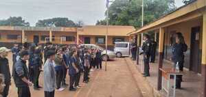 Policía realiza charla informativa en escuela de Hernandarias - La Clave