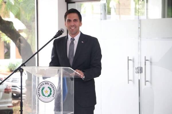 Crónica / Diego Galeano Harrison asumió el cargo de Ministro de Deportes