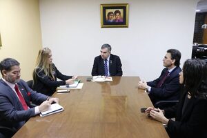 Avanza proyecto para conclusión de bachillerato de funcionarios del MUVH