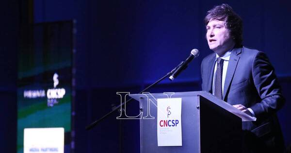 La Nación / Economista argentino advierte sobre peligro del socialismo