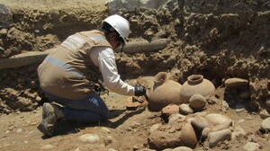 Diario HOY | Hallan cementerio colonial con 42 entierros en antiguo hospital de Perú