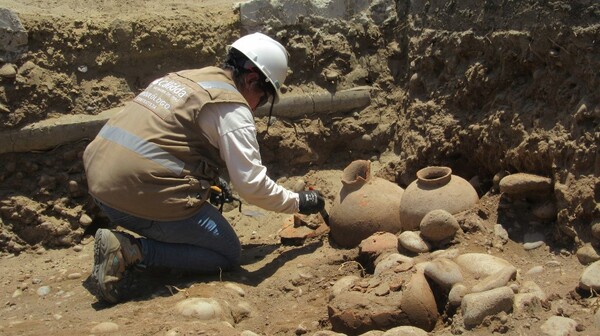 Diario HOY | Hallan cementerio colonial con 42 entierros en antiguo hospital de Perú