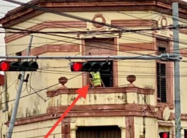 Edificio histórico está camino a ser demolido para instalar un surtidor