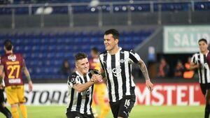Libertad golea y clasifica a octavos como líder del grupo