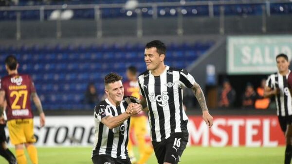 Libertad golea a The Strongest y clasifica a octavos como líder del grupo