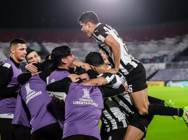 Libertad, a octavos como primero - APF