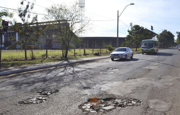 Alquilarán maquinarias para urgente reparación de calles en CDE - La Clave